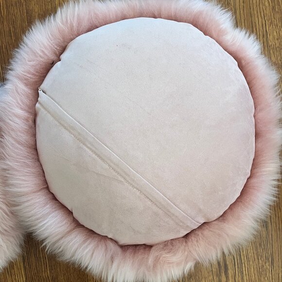 Article (Retired) Lanna Round Pink Sheepskin Pair of Pillows - EUC - So Soft! - Picture 10 of 11